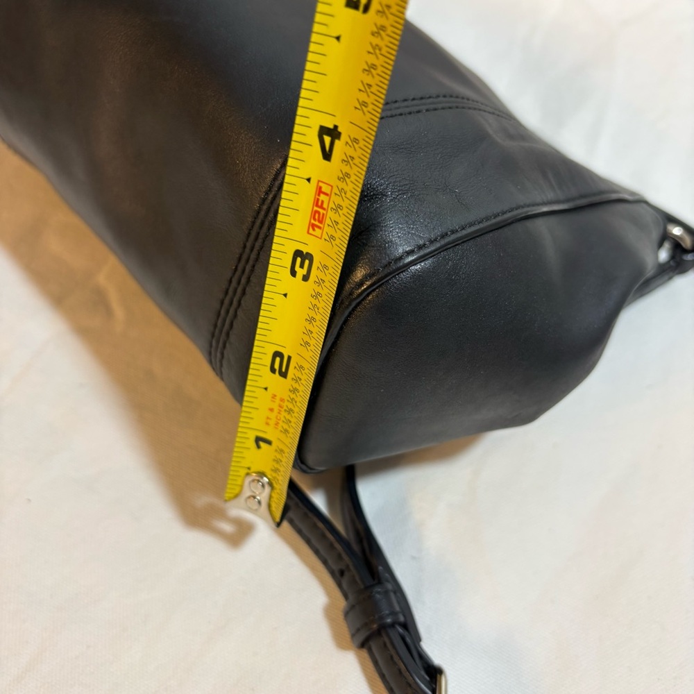 COACH Black Leather Crossbody Bag Preloved - Picture 11 of 15